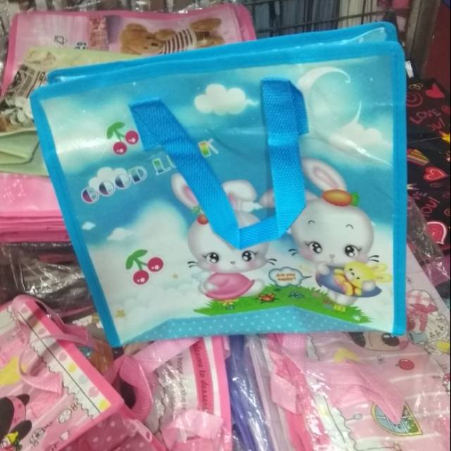 

Tas karung/goodie bags 20*30