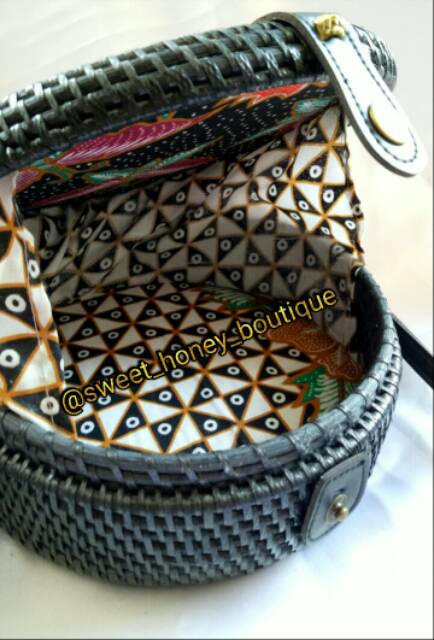 Sweet Honey ~ Grosir Tas Rotan Bali Bulat Polos Warna Hitam Bali Rattan Bag Black Colour [Bisa COD]