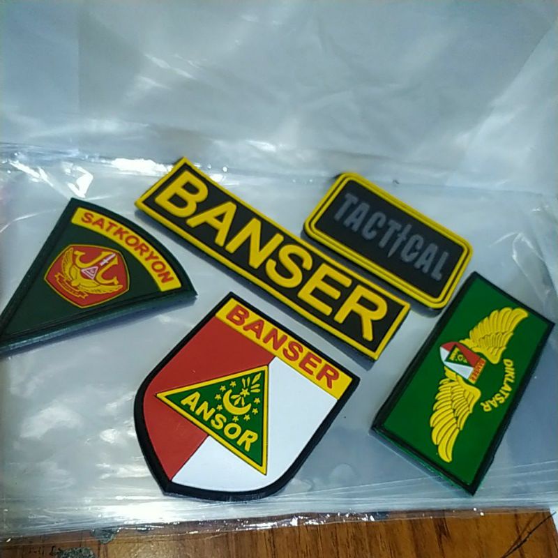 Topi banser # Part ruber