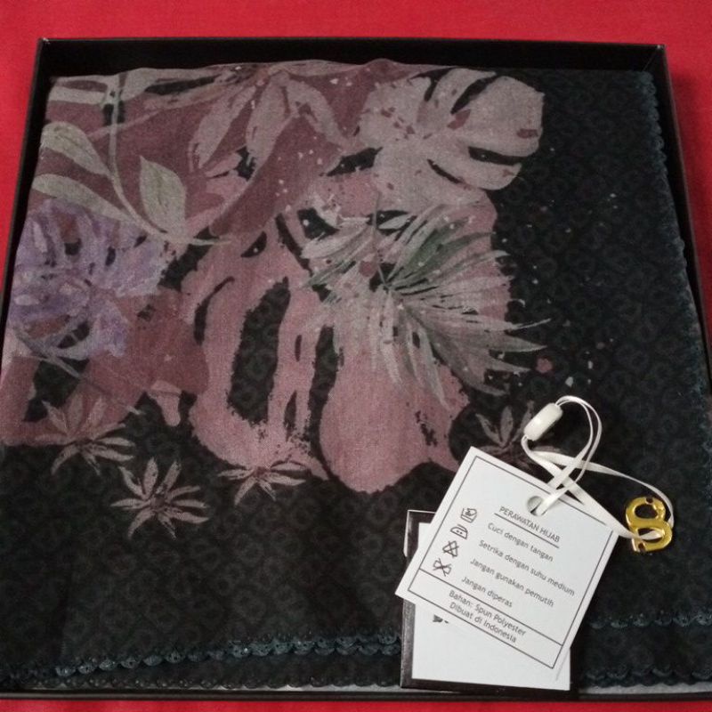 buttonscarves tropicale extended eola