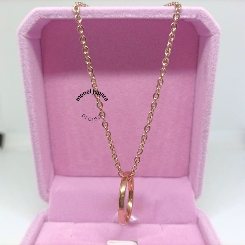 Kalung Wanita Liontin Cincin Warna Rose Gold (45 cm)