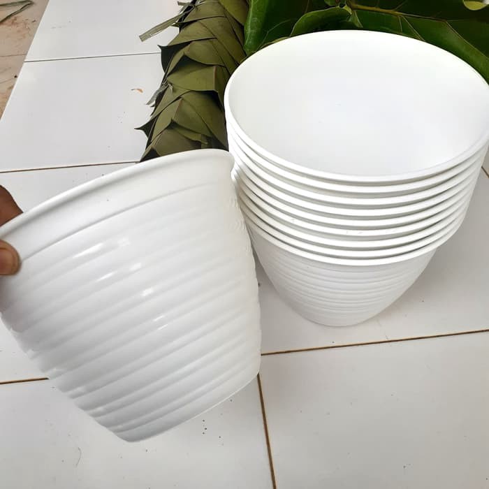 Pot Tawon Putih Ukuran 24cm