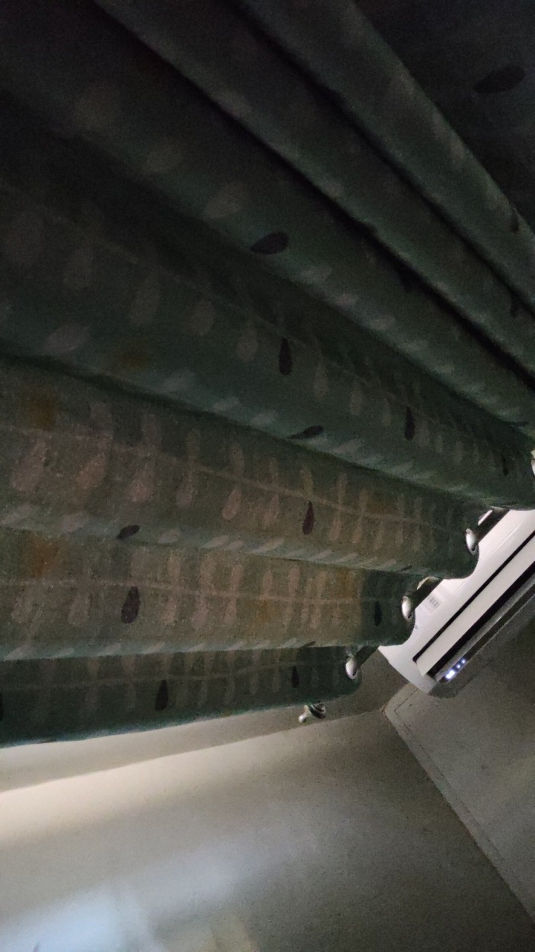 Gorden Blackout Blazer Pita Jendela Pintu Ukuran L100 X 200 12 Semokring (6 Gelembung) Murah