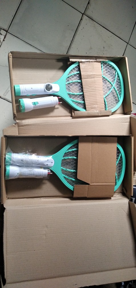 Raket Nyamuk Multifungsi Murah