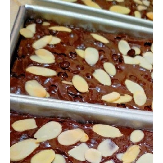 

Fudgy Brownies COMBO 2 TOPPING / Brownies Panggang - Papanda Bread (Small/ Medium)