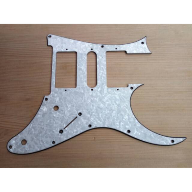 Pickguard Gitar Ibanez