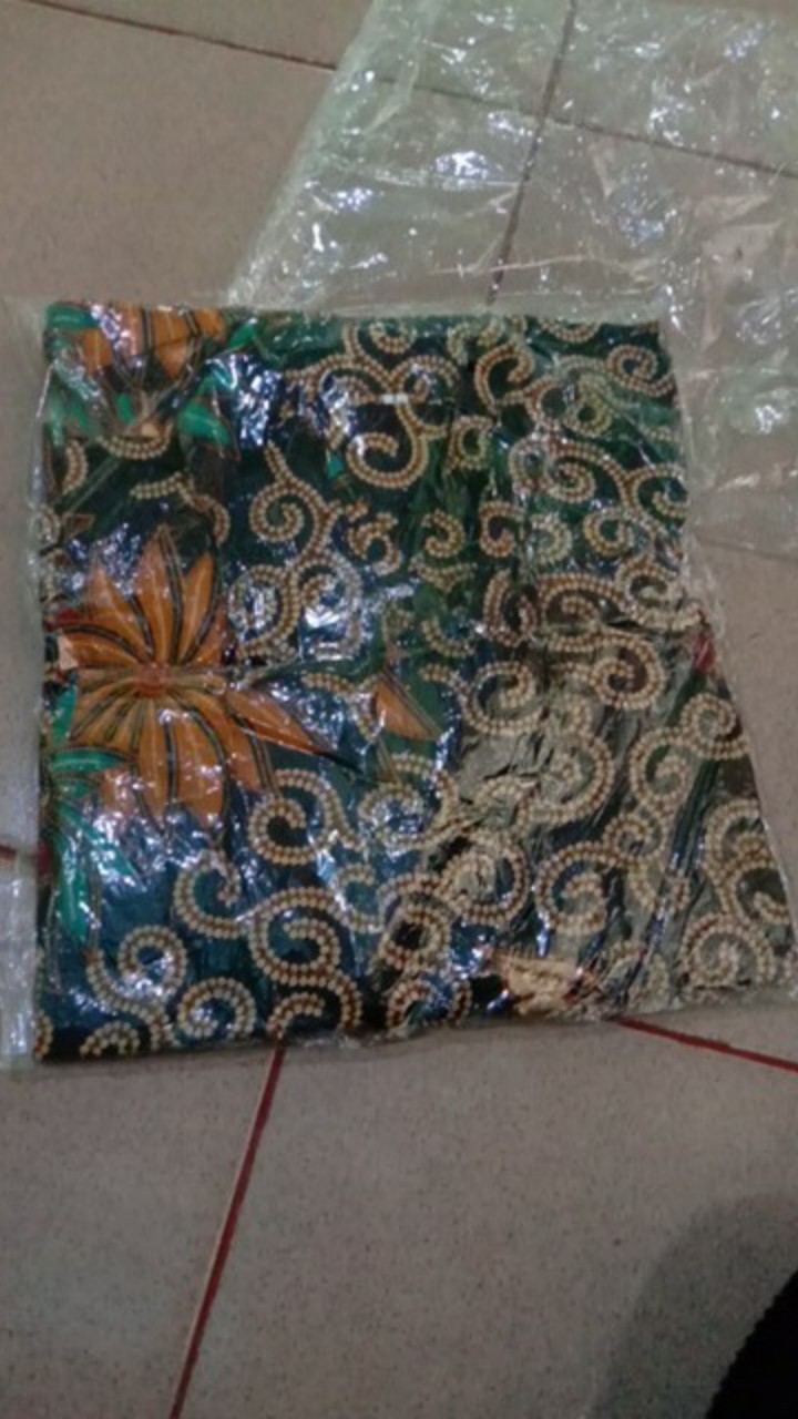 Dt Collection - Kemeja Hem Batik Pria Motif Bunga Teratai Ulir