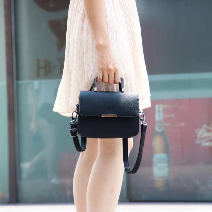 TAS TAS IMPORT FASHION PERGI KOREA ABU WANITA JALAN HANGOUT KECIL SLEMPANG - HITAM TAS.2