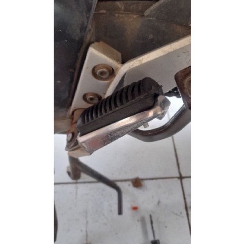 Karet Step Depan Vixion | Footstep Depan Motor Vixion Kualitas Original