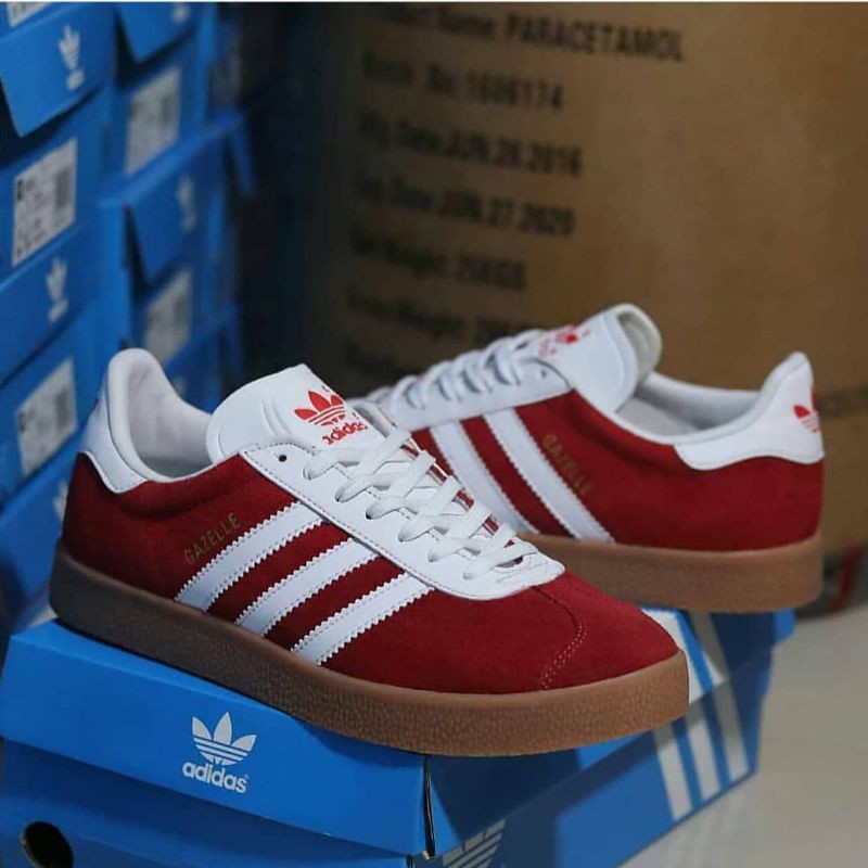 Sepatu casual adidas gazelle red white