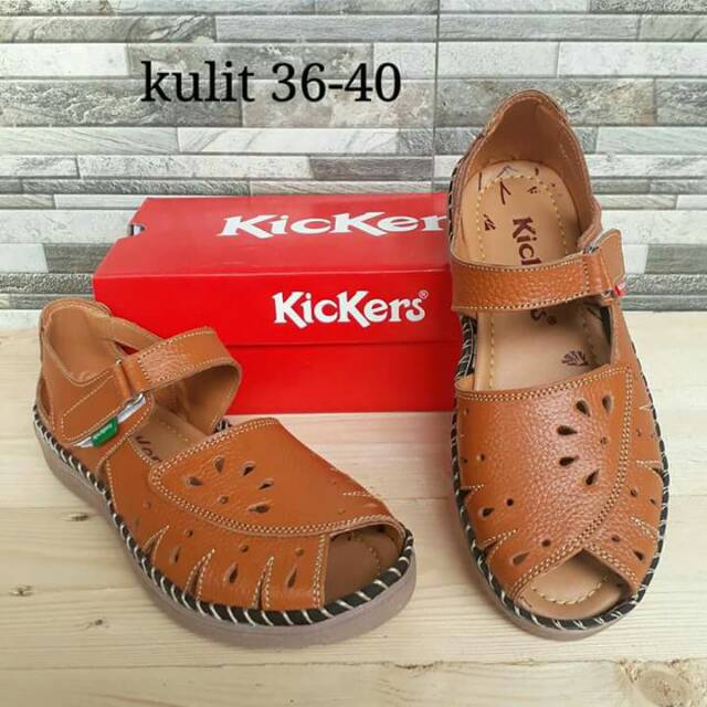 Sepatu sandal kickers