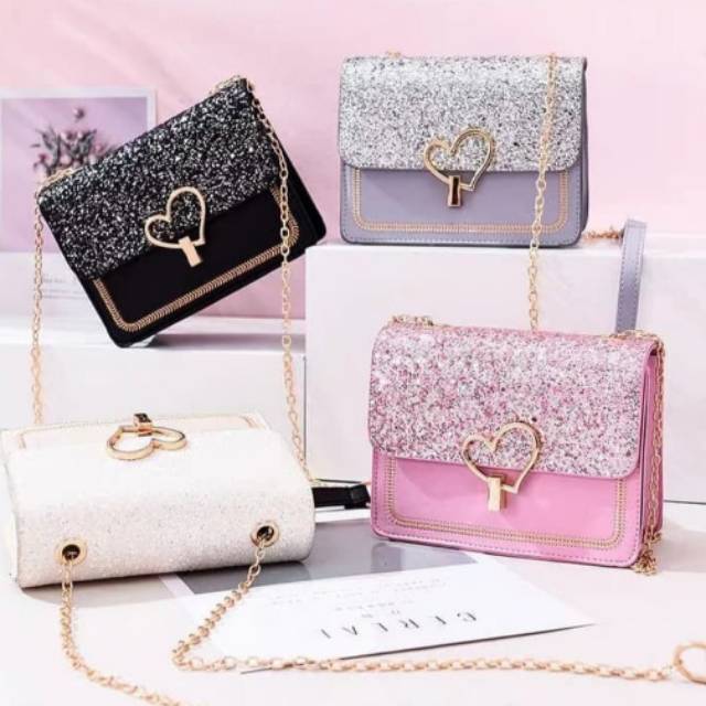 Tas Selempang Cewek Tali Rantai Warna Emas dengan Buckle Love SH30