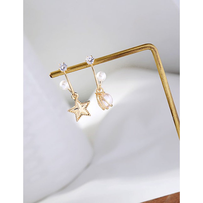 LRC Anting Tusuk Fashion Star Section Pentagram Asymmetric Pearl Earrings D63218
