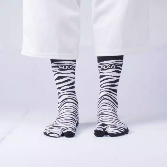 Soka Kaos Kaki Motif Wanita Zebra