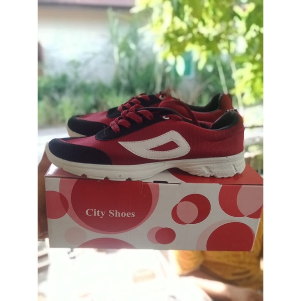 COD  Sepatu Pria cocok buat mendaki dan jalan"filaRadial Superflex Black White Made In Vietnam