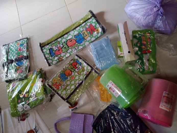 Rak Tas Gantung Hanger Bag Zipper Motif Karakter