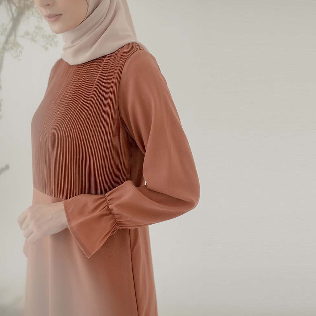 Ginger Andra by Aska Label - Gamis / Dress plisket bahan crepe dengan furing warna orange bata-6