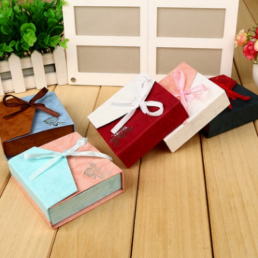 

Kotak Kado Gift Box Tempat Simpan Perhiasan Aksesoris