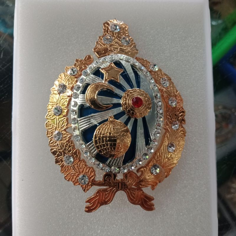 Pin Bros Pakaian Adat Lambang Logo Keraton Solo Pakubuwono Mewah
