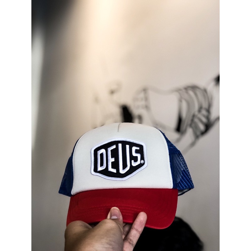 deus trucker red blue