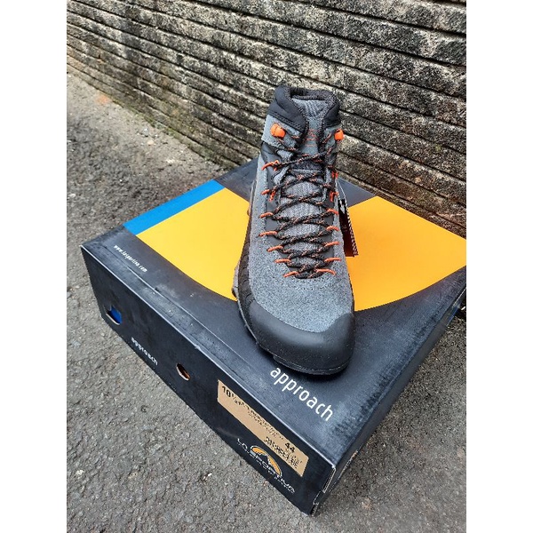 SEPATU GUNUNG TREKKING HIKING LA SPORTIVA TX4 MID GTX CARBON FLAME