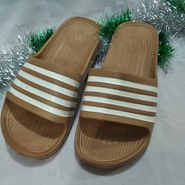 SANDAL PLASTIK PRIA YUMEIDA SIZE 39,41
