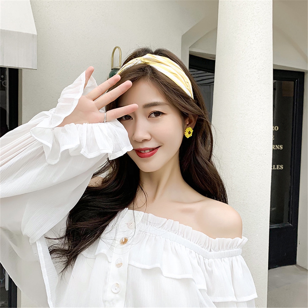 【TERSEDIA &amp; COD】1 Pasang Anting-Anting Sederhana Mini Daisy Drop Feminin Anting Sederhana