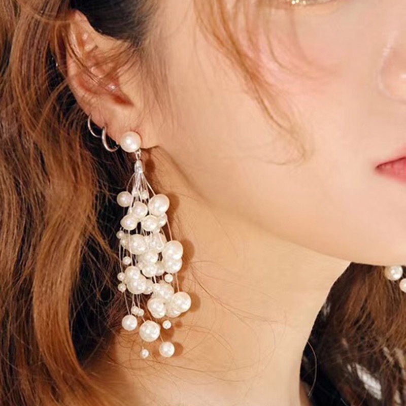 Anting Rumbai Panjang Aksen Mutiara Imitasi Warna Putih Gaya Korea Untuk Wanita