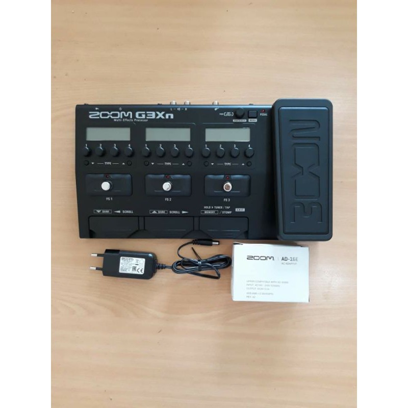 Zoom G3XN. Guitar Multi Effect