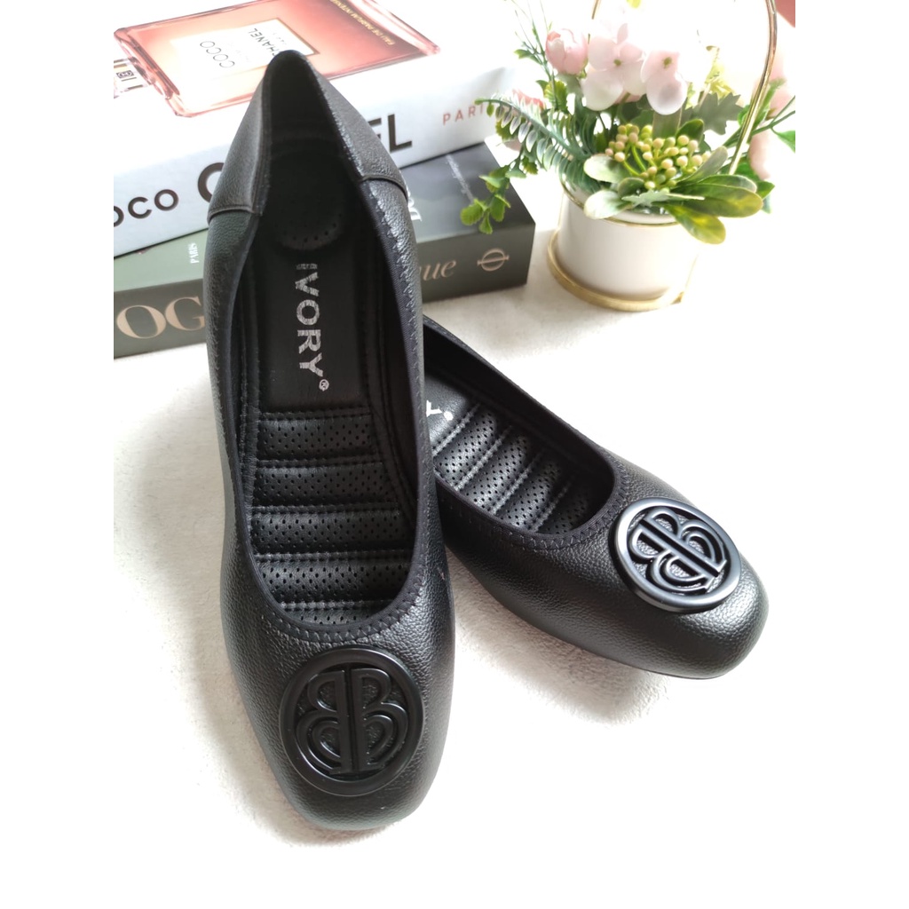 IVORY Sepatu Flat Wanita Ukuran Besar 41 42 43 44 Import B993-361
