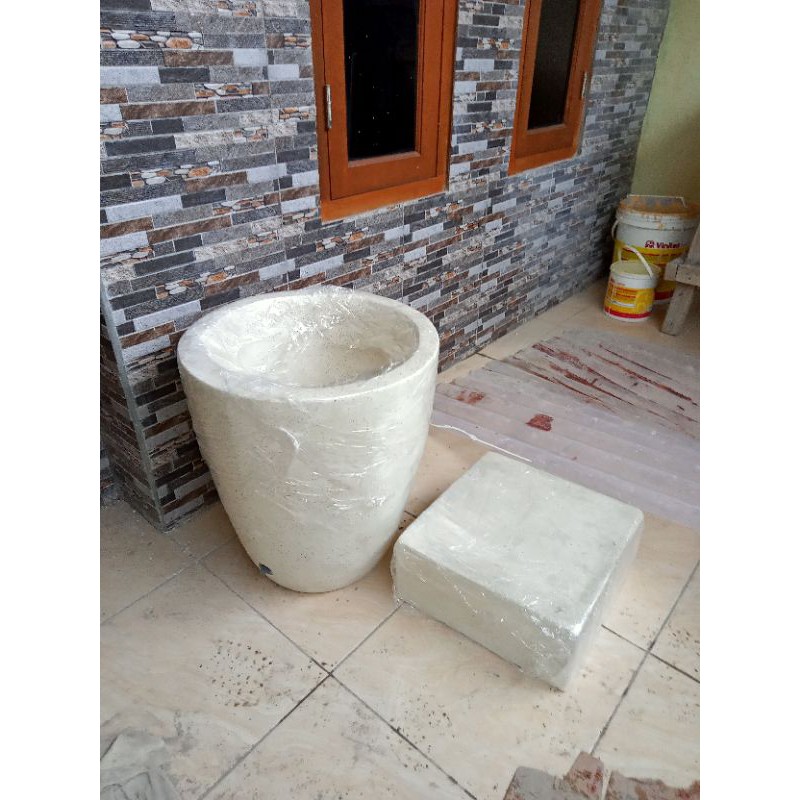 Gentong Air Keramik Batu terasso 65 x 45 cm