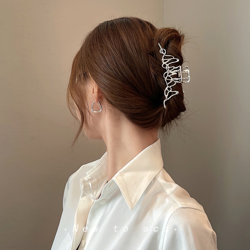 Papaozhu Gaya Geometris Cair Logam Cakar Rambut Klip Untuk Wanita Gadis Temperamen Perak Hollow Jepit Rambut Kreatif Ponytail Holder Aksesoris Harian