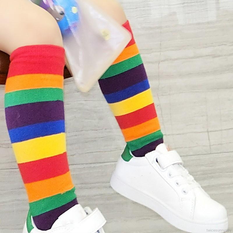 Kaos Kaki Panjang Selutut Motif Garis Warna Pelangi Untuk