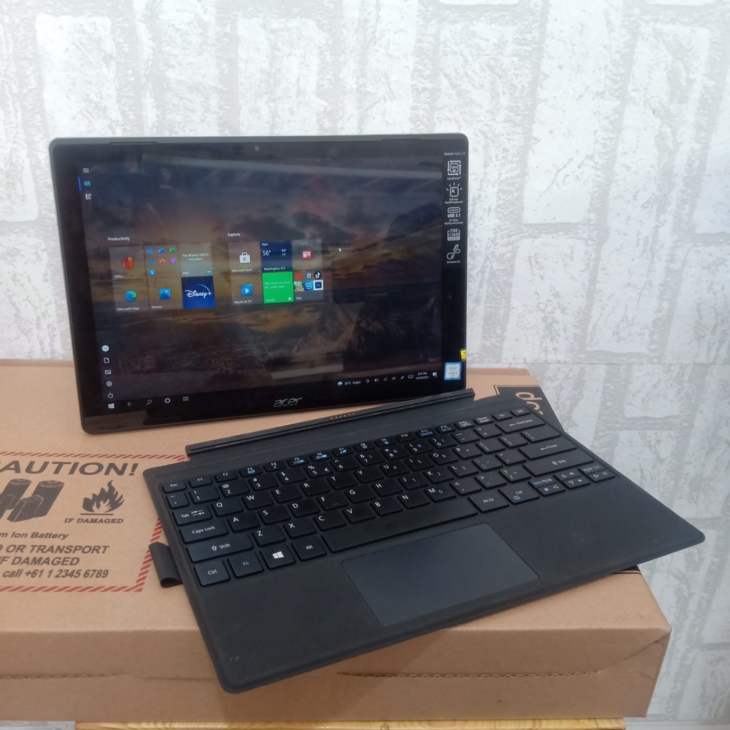 Laptop 2 in 1 Acer Switch Alpha 12 Cor i5-6200U Ram 8GB ssd 256GB Keyboard Backlight Resolusi 2K(216