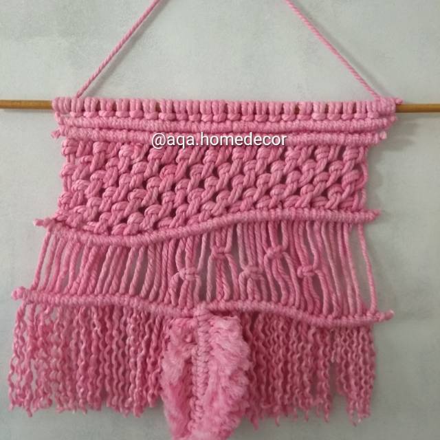macrame wall hanging pink (3)
