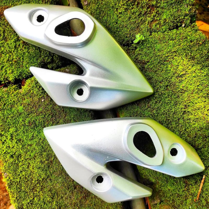 Cover kupingan lampu VIXION OLD lama