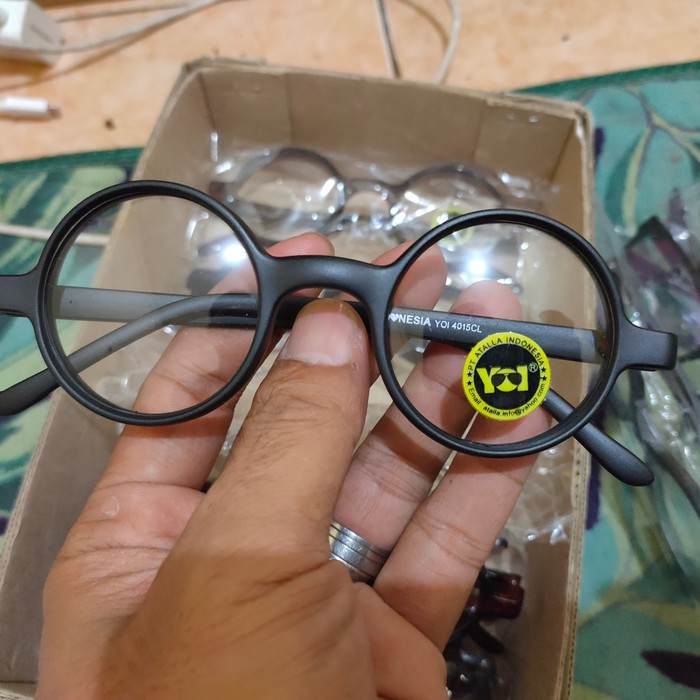 Langsung Order KACAMATA BULAT TEBAL KACAMATA MINUS RADIASI KOMPUTER - Hitam Limited