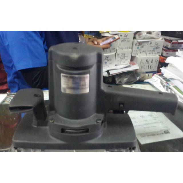 Mesin amplas Black Decker P6303 german