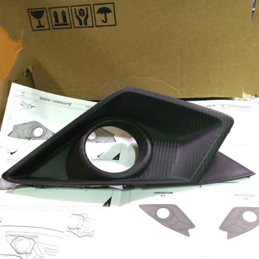 cover garnis fog lamp foglamp xpander bezel lampu kabut Asli