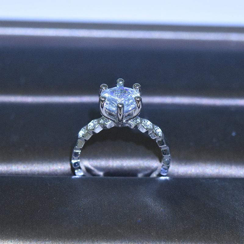 Cincin Moissanite Klasik