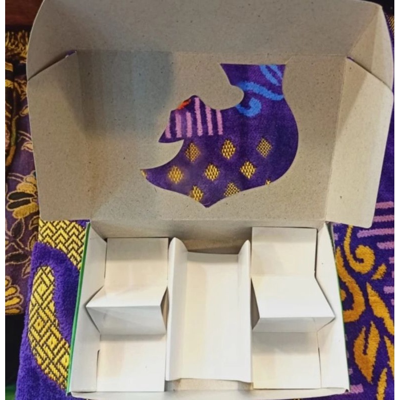 

kardus kosong /gifrom paket oleh oleh haji dan umroh isi 25 pcs murah