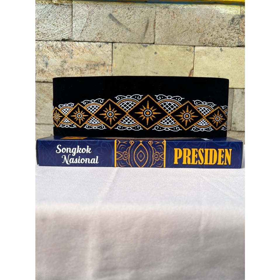 PECI SONGKOK KOPIAH MOTIF BATIK BORDIR KUNING ORIGINAL BERKUALITAS