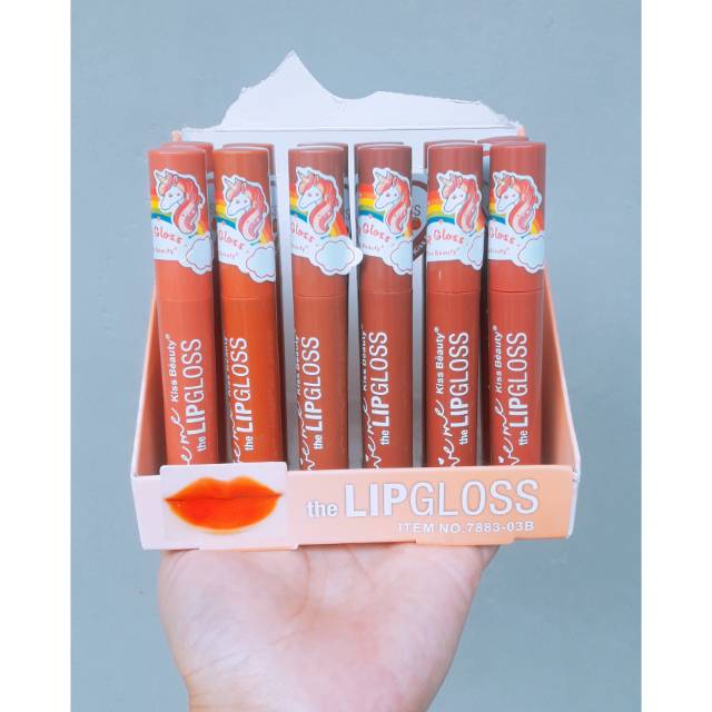 6 BATANG LOVE ME KISS BEAUTY