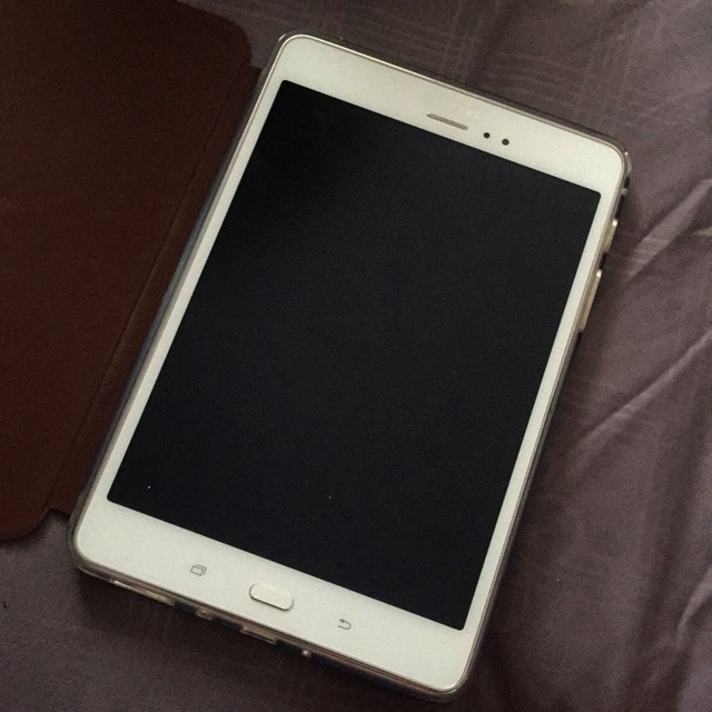 Samsung tablet A with stylus pen nego