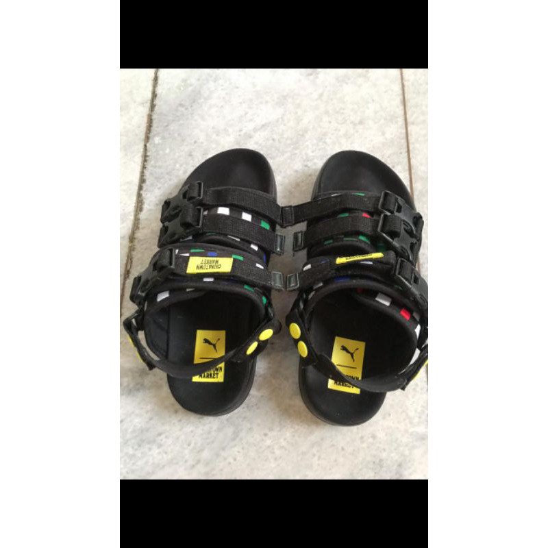 Sepatu sandal Puma