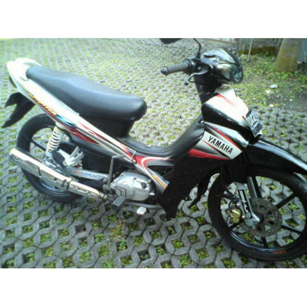 Stiker Striping Motor Yamaha Jupiter Z 2005 Putih Hitam Shopee Indonesia