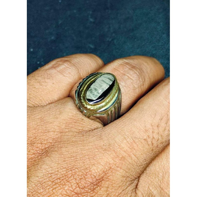 Bulu Macan Lumajang Basaltic Tiger Glass A322