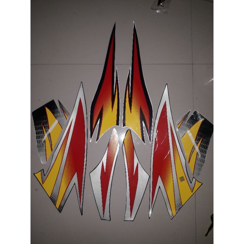 STRIPING STIKER TILAS