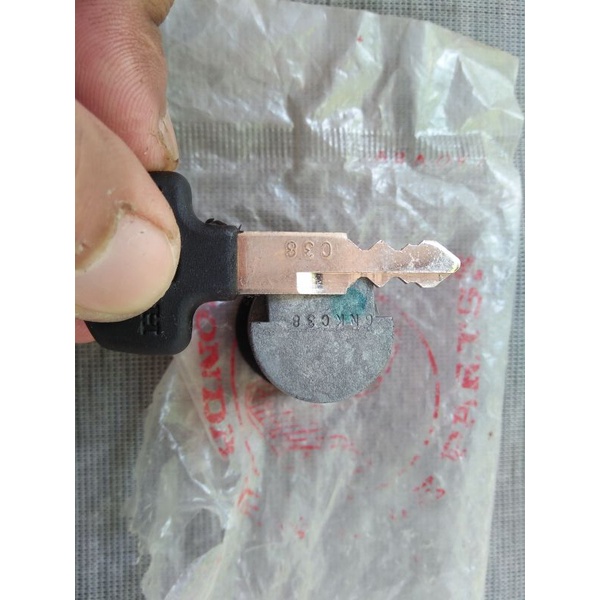 kunci tangki honda gl100 125 original baru