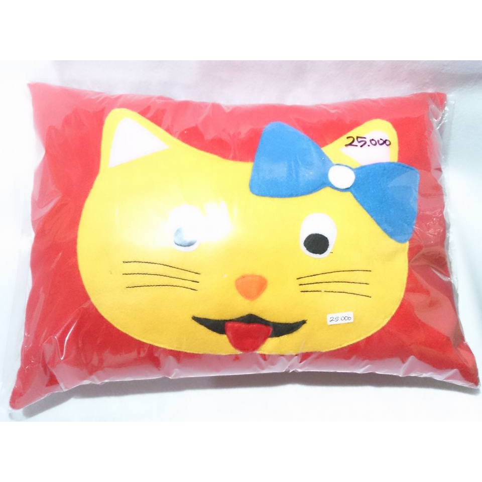 bantal karakter lucu unik untuk hadiah ulang tahun anak anak bisa request warna, tulisan nama